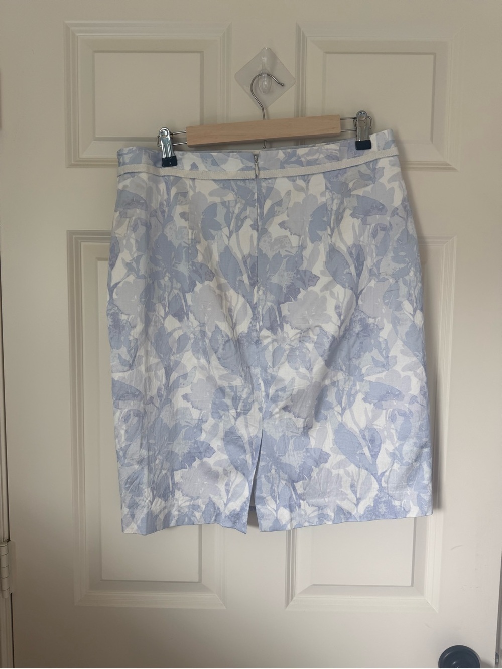 Banana Republic Light Blue Floral Pencil Skirt - Picture 2 of 9
